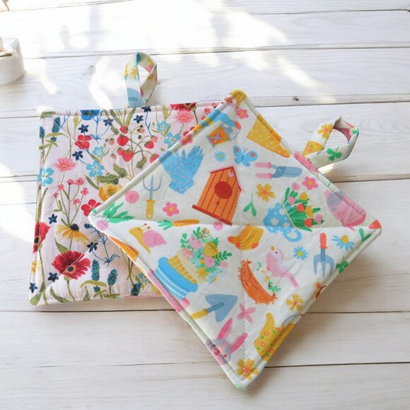 Handmade Potholder, Set of 2, Reversible Garden and Floral Quilted Hot P… - Picture 7 of 7